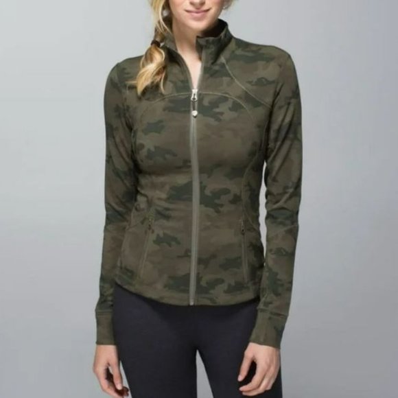 lululemon athletica Jackets & Blazers - Lululemon RARE Forme Jacket Cuffins in Camo